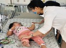 Bé gái 3 tuổi ăn nhầm cơm trộn thuốc chuột