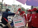 Tình người TP.HCM gửi đến đồng bào miền Trung gặp lũ lụt