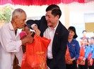 Bí thư Đắk Lắk thăm, chúc tết bệnh nhân nghèo