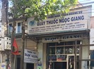 Quầy thuốc găm hàng, bán khẩu trang giá trên trời bị 'sờ gáy'