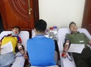 Sợ kim tiêm, nhắm mắt lại hiến máu cứu người