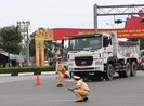 Bình Dương: Xe ben cuốn 1 phụ nữ vào gầm