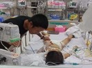 Cháu bé mổ tay tại Bình Phước tử vong, do ngộ độc thuốc tê