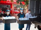 Hàng trăm ly cà phê, 800 suất ăn mỗi ngày tặng các y bác sĩ