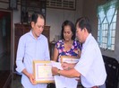 Khen thưởng bà nội trợ và ông nông dân trả lại 120 triệu đồng