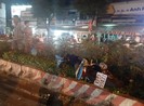Sau va chạm, một người bị bay qua dải phân cách rồi bị tông