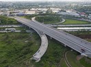 Cận cảnh tuyến đường 2,7 km xây 5 năm chưa xong
