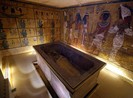 Tiếp tục tìm kiếm mật thất trong mộ vua Tutankhamun