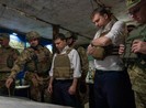 Binh sĩ Ukraine và phe ly khai rút khỏi miền Đông