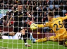 Aguero lập hat trick, Man.City 'chơi tennis' trước Aston Villa