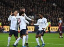 Thắng dễ West Ham, Liverpool tạo nên khoảng cách không tưởng