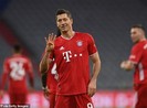 Lewandowski lập poker, Bayern thắng nghẹt thở phút bù giờ
