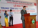 Toyota hỗ trợ đào tạo kỹ thuật ô tô cho Vĩnh Long