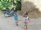 Nhìn cảnh đốt đồng, nhớ cây rơm bên hiên nhà ngoại