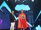 MC, siêu nhân giải cứu thế giới đổ bộ Lò võ tiếu lâm