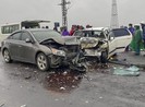 2 ô tô va chạm, 6 người nhập viện