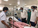 PTT Trương Hòa Bình thăm nạn nhân trong vụ lật xe ở Quảng Bình
