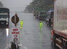 Huế tạm dừng tiếp nhận đoàn cứu trợ đến từ vùng có dịch