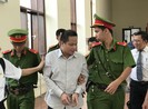 Hoãn xử vụ giết người ở vườn mãng cầu vì vắng điều tra viên