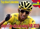 Tay đua Colombia chạm tay vào áo vàng Tour de France 2019