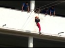 Bé gái rơi từ độ cao 9 m do sơ suất của trường học