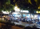 Clip: Quán nhậu dựng xe tràn ra đường Phạm Văn Đồng