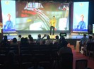 Nguyễn Phi Hùng, Hạnh Nguyên hát hết mình phục vụ công nhân