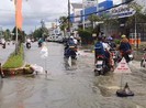 Đường phố Cà Mau tan hoang trong trận lụt lịch sử