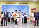 3 thủ khoa ĐH Kinh tế - Tài chính nhận học bổng 180 triệu đồng