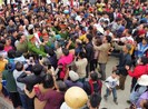Đỗ Thị Hà về quê thăm nhà, người dân vui mừng ra đón