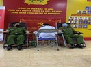 Công an chung tay hiến máu nghĩa tình mùa dịch COVID-19