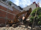 Quận 6: Nhà đang tháo dỡ bị sập, 1 người tử vong