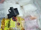 Nhóm buôn ma túy thủ súng, thuê chung cư để giao dịch ở TP.HCM