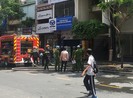 1 bảo vệ dân phố bị thương khi dập lửa căn nhà quận 1