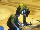 Chạy xe ôm kiếm tiền tiêu tết, người đàn ông bị cướp tấn công