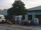 Cảnh sát đột kích kho hàng nghi nhập lậu ở quận 12
