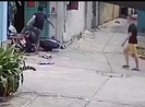 Camera ghi cảnh 'nghịch tử' phê ma túy đánh cha mẹ