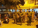 Công an 'đi từng ngõ, gõ từng nhà' để chống dịch COVID-19