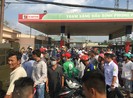 Vẫn rất đông người theo dõi ở khu vực Tuấn 'khỉ' bị tiêu diệt