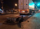 Xe máy tông vào đuôi container, 1 người tử vong, 1 nguy kịch
