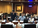 Sáp nhập 2 sàn để tránh '1 thuyền, nhiều người chèo'