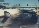 Cú tông kinh hoàng tại điểm dừng đèn đỏ, và cái kết