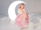Mẹ Emma bật khóc trong ngày vui ra mắt MV mới của con gái