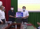 Bí thư Đắk Lắk thăm, tặng quà ở khu cách ly phòng dịch