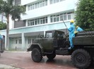 Quân đội phun hóa chất khử khuẩn tại Bệnh viện C17 Đà Nẵng