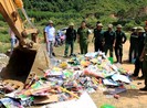 Nghệ An: Tiêu hủy 100 dao kiếm, súng tự chế các loại