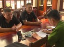 Bắt quả tang 2 anh em ruột đang nhận lãi từ ‘tín dụng đen’