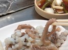 Tiềm ẩn nguy hại từ món bạch tuộc sống