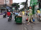 Công nhân thu gom rác bị đe dọa khi làm nhiệm vụ