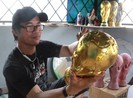 Cận cảnh quy trình làm cúp vàng FIFA World Cup 2018 ở TP.HCM